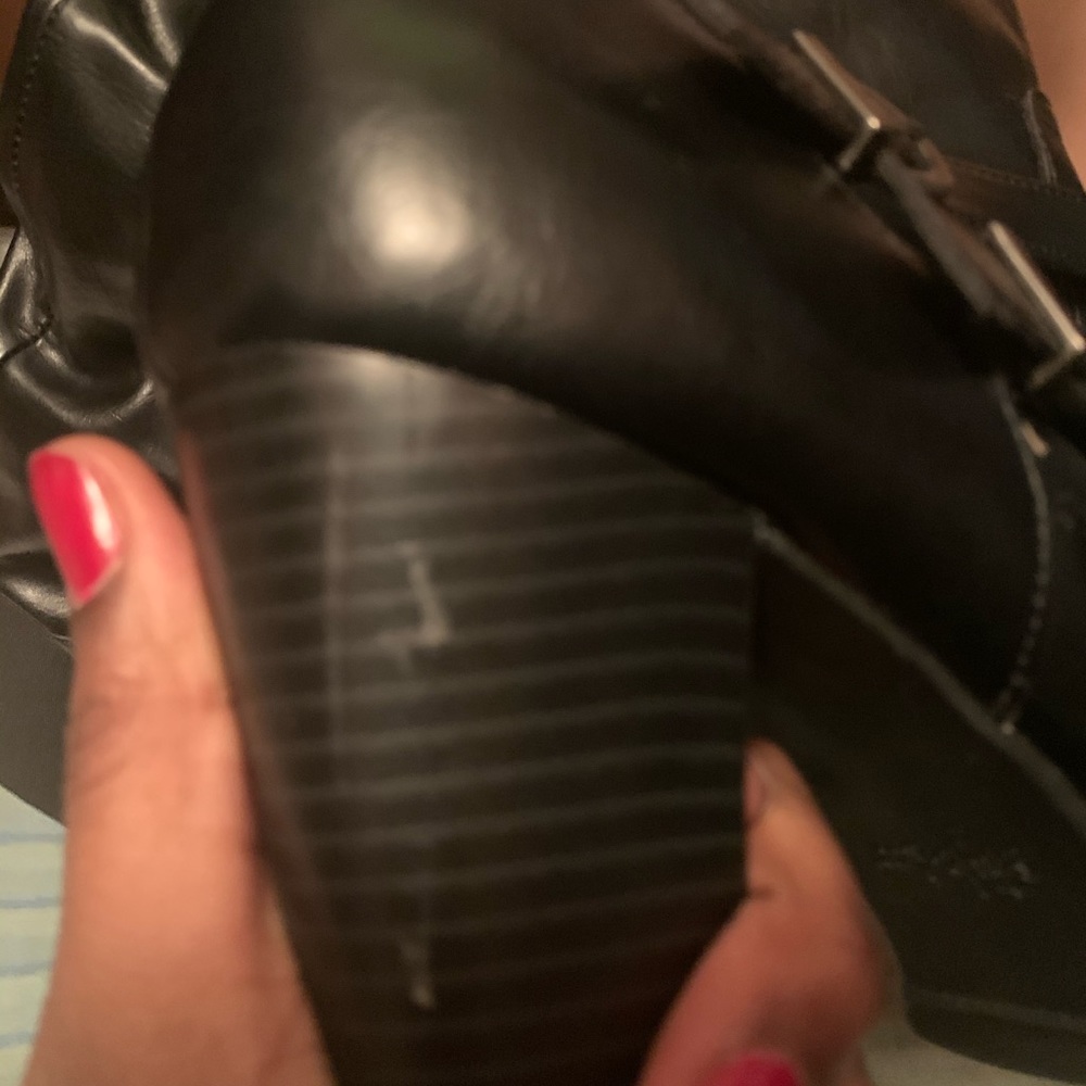 Black boots - Picture 5 of 5